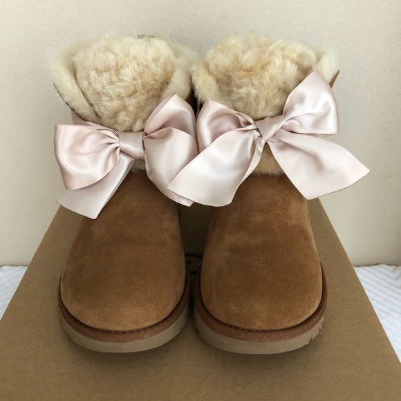 ugg gita bootie